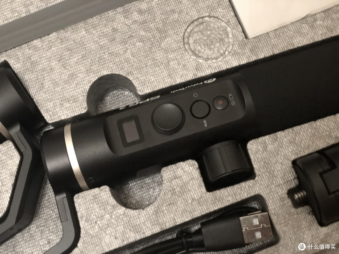 女生也可以轻松拍出大片---飞宇科技 星刃spg2手持手机稳定器使用体验