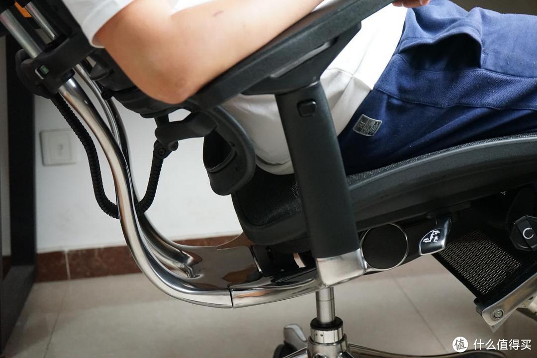 对自己的腰好一点，中年油腻男的选择——保友金豪+e人体工学椅