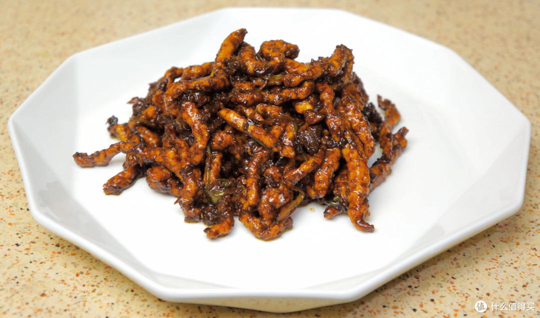 吃货的梦想是用肉来炒肉！我就这样做京酱肉丝，行不行？？