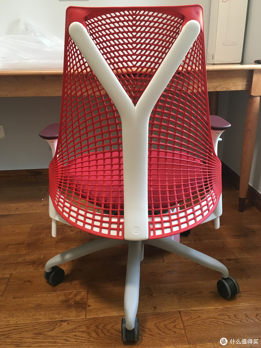 椅子也能红黑配——Herman Miller 赫曼米勒 Sayl Chair 电脑椅