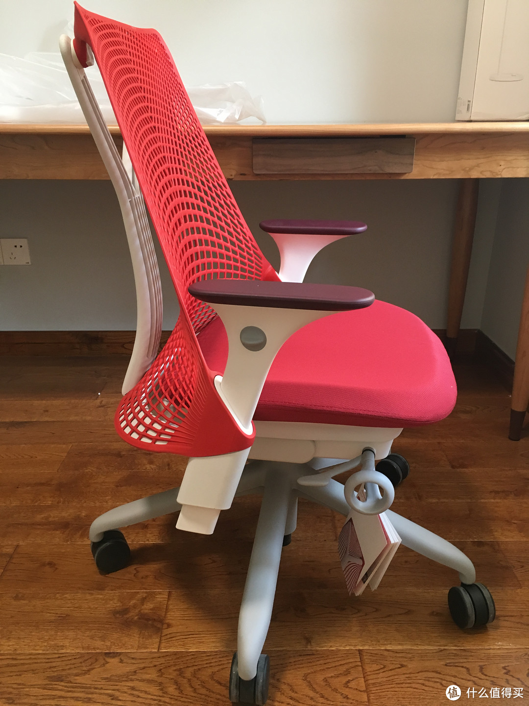 椅子也能红黑配——Herman Miller 赫曼米勒 Sayl Chair 电脑椅