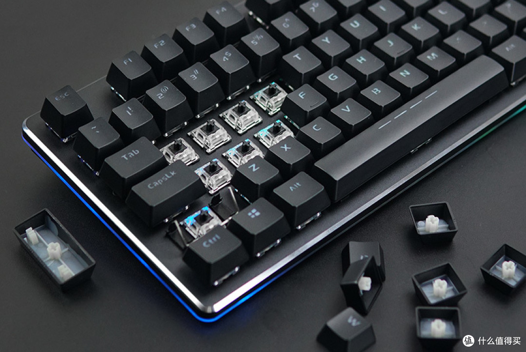 达尔优EK925 RGB机械键盘拆解评测
