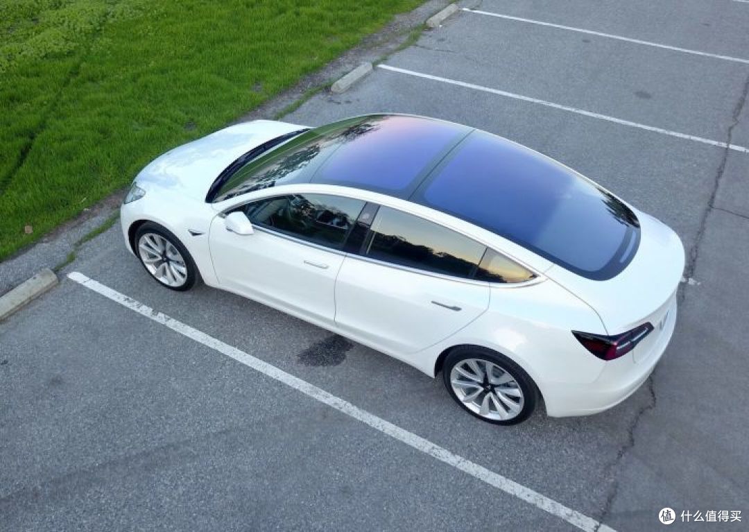 特斯拉Model 3张大妈首发开箱评测