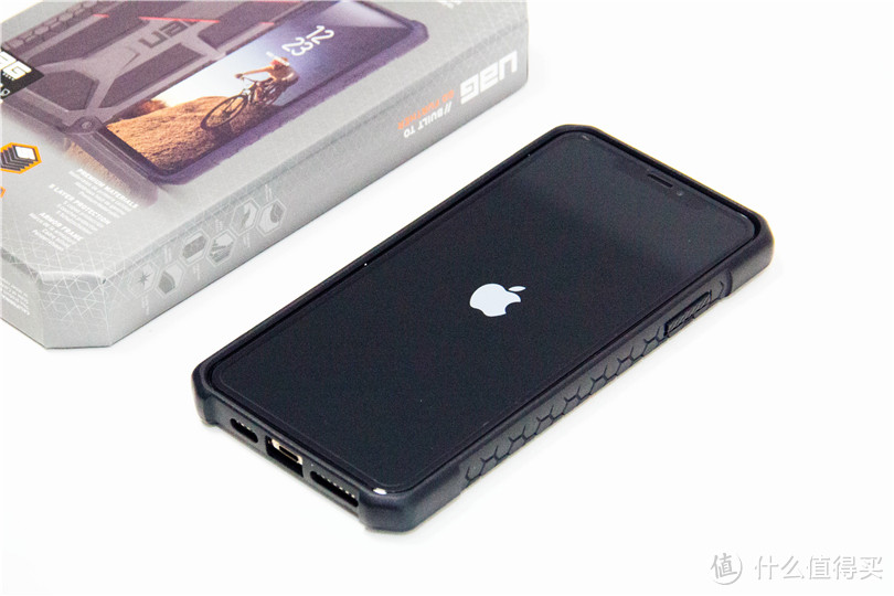 花了1万2买了个iPhone XS Max，不配一个好的手机壳怎么可以？