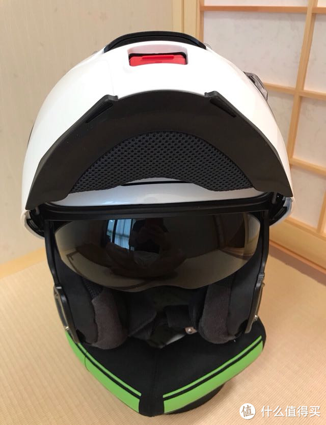 摩托车头盔 日本的ARAI、SHOEI，你值得拥有