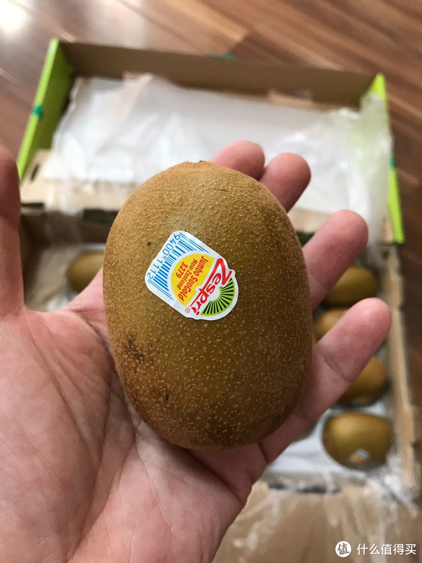 新西兰 Zespri 佳沛金奇异果原装箱巨大果开箱吃后感