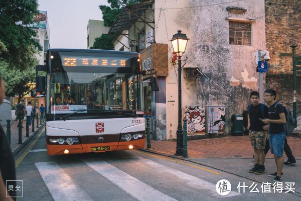 在赛博朋克美学消失前再去一次香港