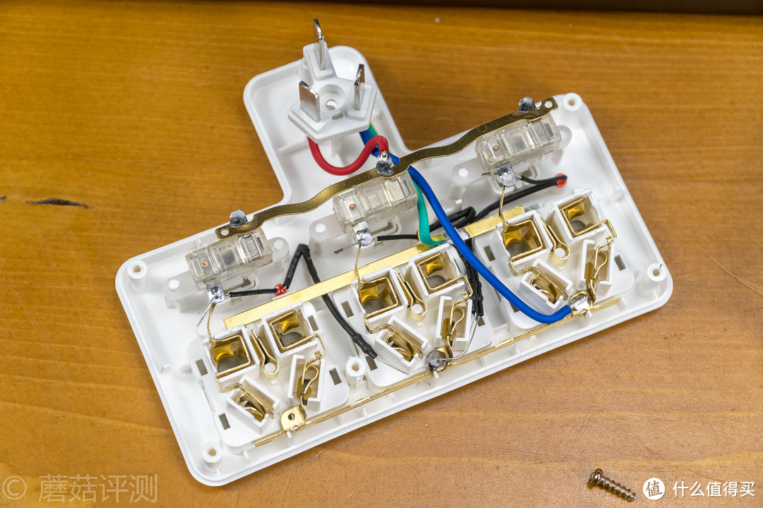 用料靠谱、做工还行、使用方便—惠爱家转换器（一转三多控） 拆解评测