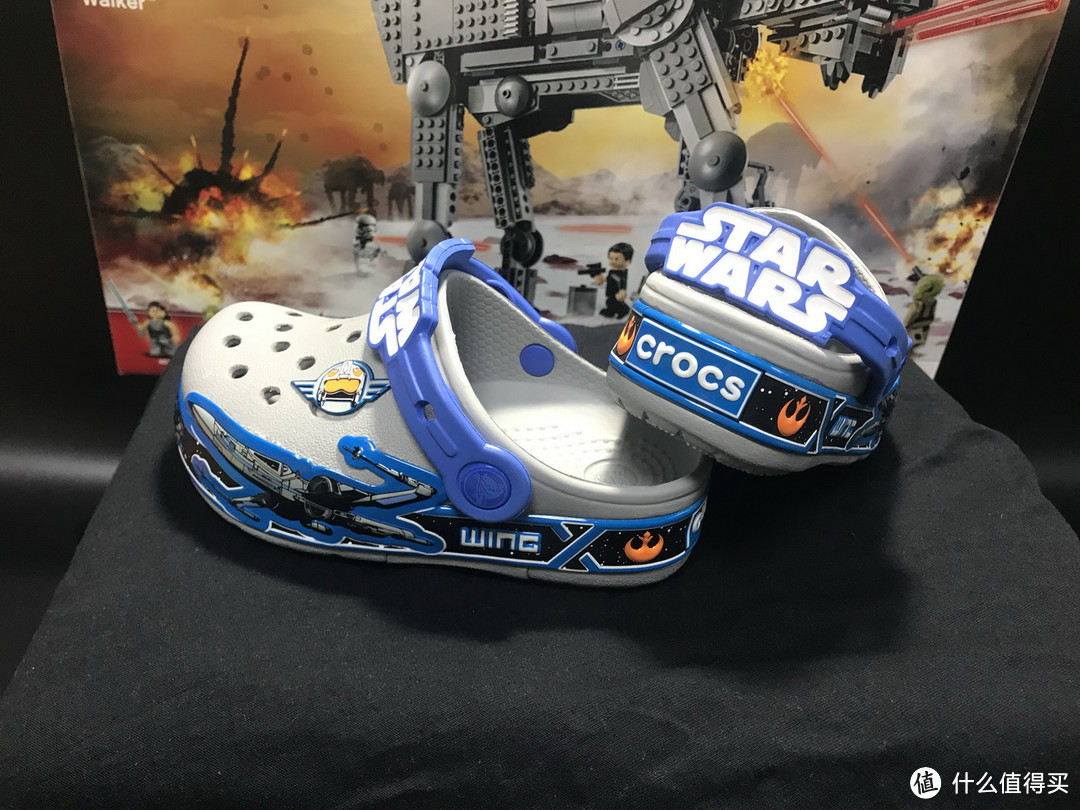 小星战迷的装备：Crocs 卡骆驰 星球大战  X-Wing 可发光童鞋