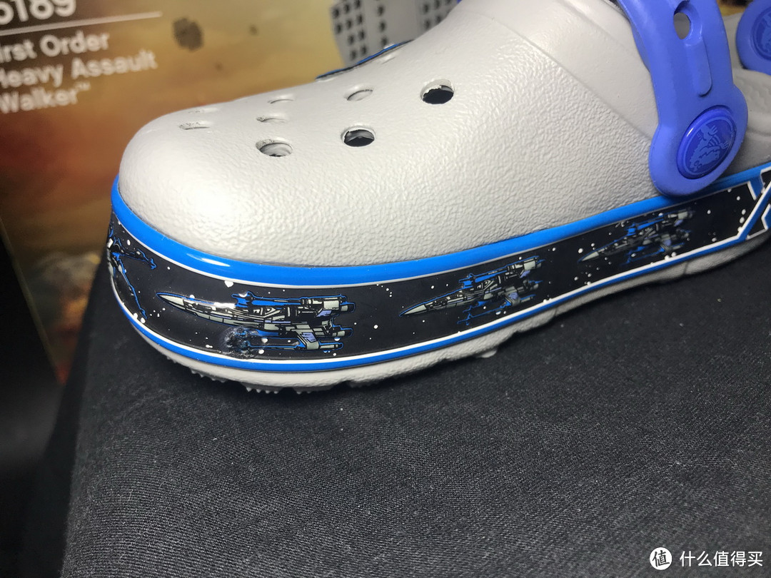 小星战迷的装备：Crocs 卡骆驰 星球大战  X-Wing 可发光童鞋