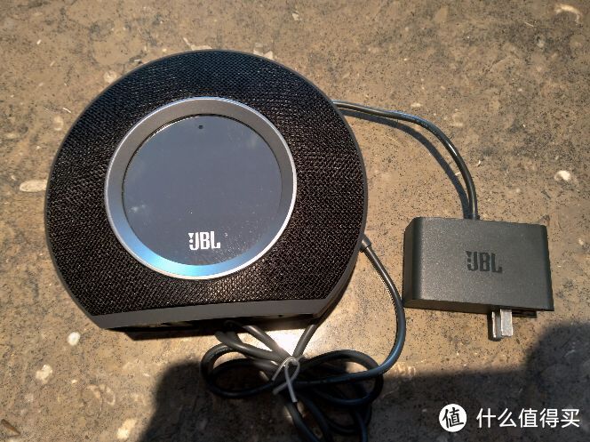 饱满圆润的卧室伴侣—JBL HORIZON闹铃音箱