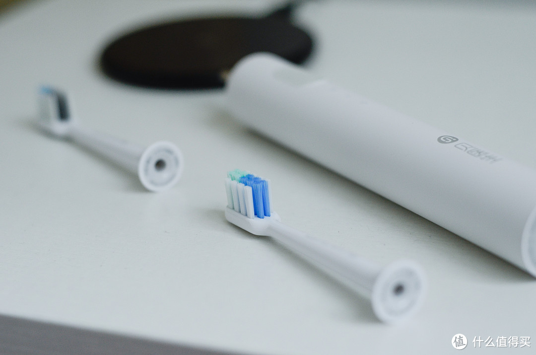 年轻人的第一台电动牙刷——贝医生声波电动牙刷&牙膏测评