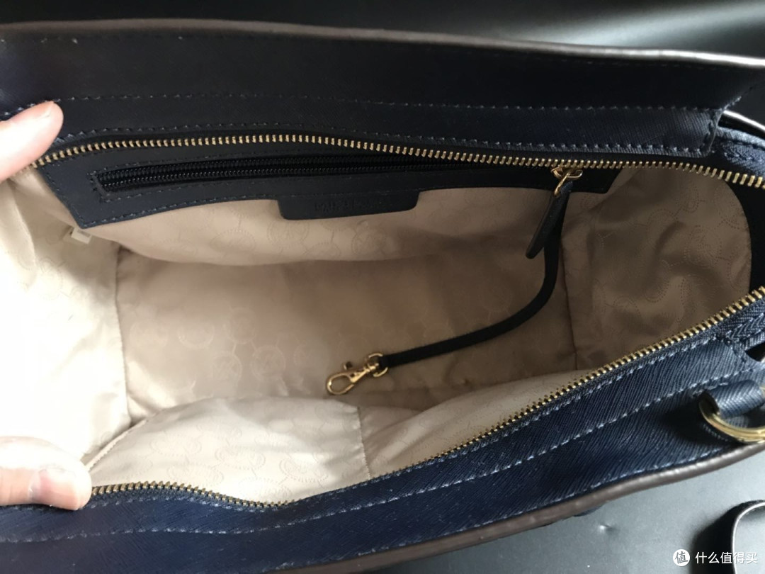 好用不贵的MICHAEL KORS 迈克·科尔斯 中号铆钉Selma 单肩斜挎耳朵包