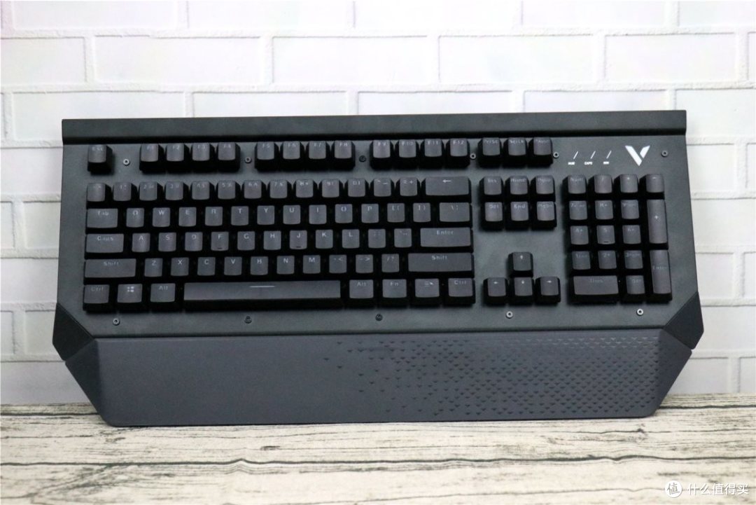 可以泡在水里使用的机械键盘—RAPOO 雷柏 V780开箱
