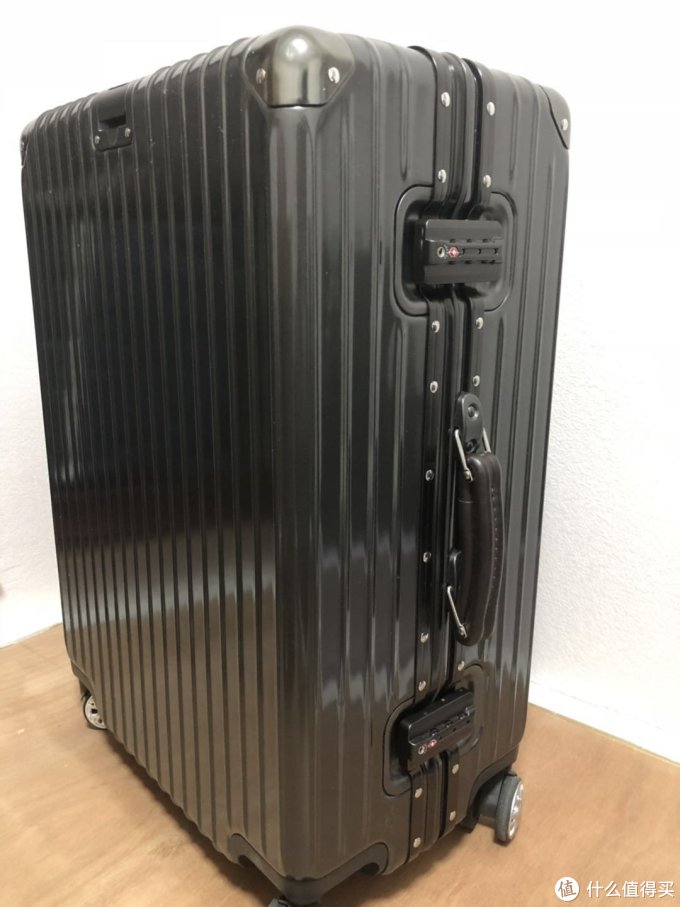 200元的颜值担当:网易严选24寸铝框行李箱简评