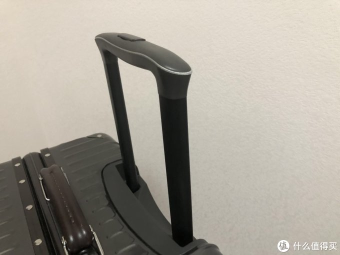 200元的颜值担当:网易严选24寸铝框行李箱简评