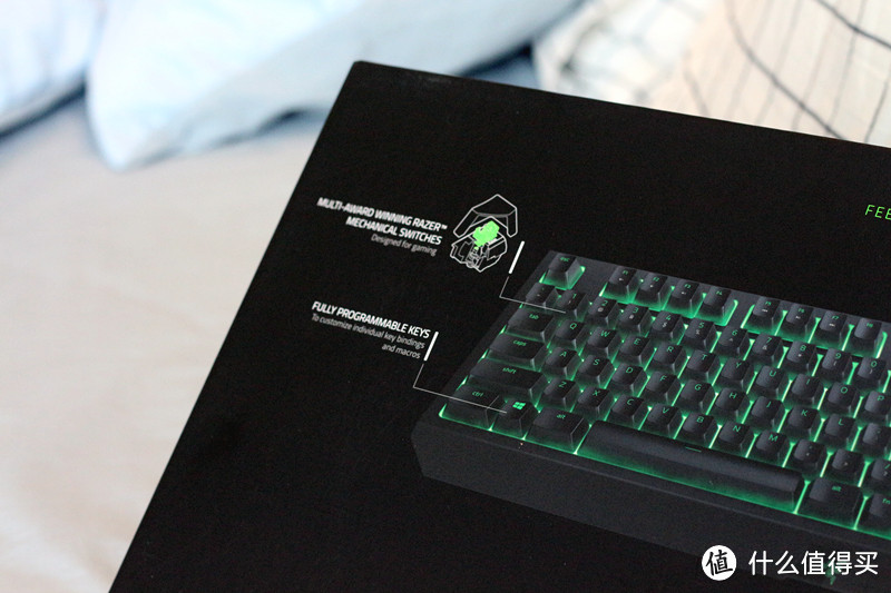 为你的桌面添加一抹电竞绿色—RAZER 键盘开箱