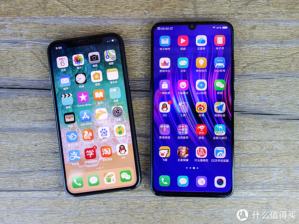 iphonex的屏幕分辨率要略微比vivo x23高,但實際觀感,兩者屏幕清晰度