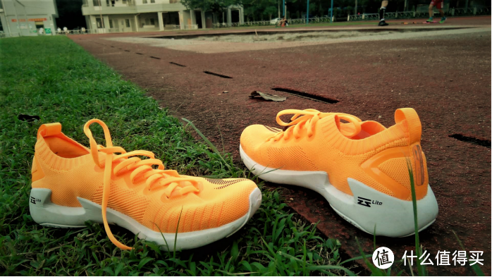 穿着它,你真的能追上风!LI-NING 李宁 追风跑鞋 200公里体验