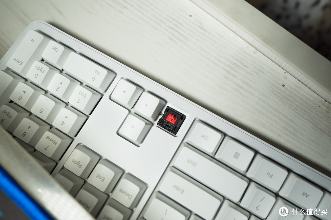 机械键盘的入坑好选择——测悦米机械键盘白色104Cherry红轴版