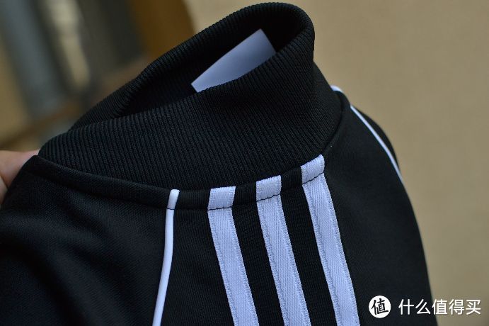潮流经典—Adidas 三叶草 2018款 SST TT 针织外套 CW1256