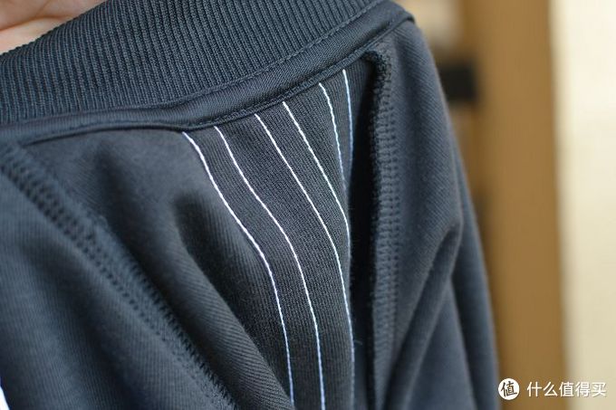 潮流经典—Adidas 三叶草 2018款 SST TT 针织外套 CW1256