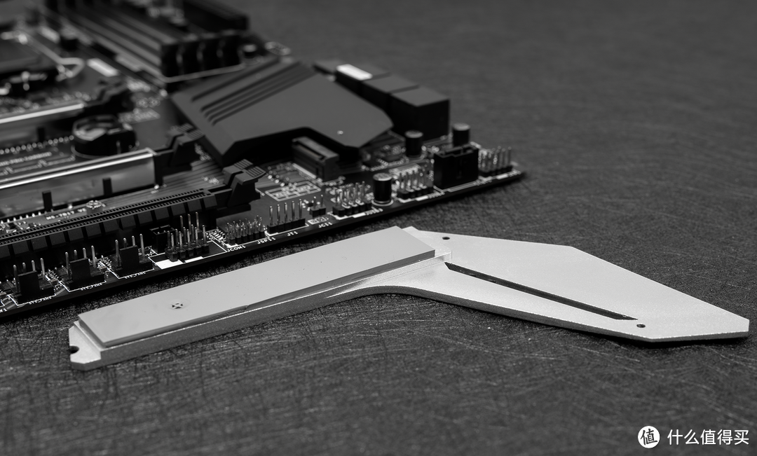 微星Z390 GAMING PRO CARBON主板抢先看:依旧是中高端主力
