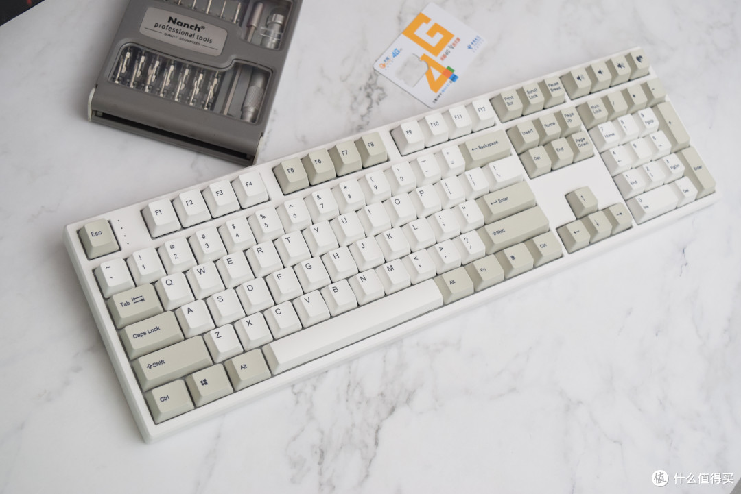 实力到底怎么样,GANSS GM108D蓝牙机械键盘拆解评测