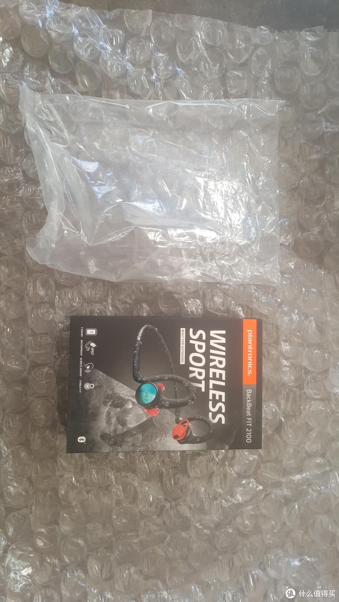 Plantronics 缤特力 BackBeat FIT 2100  开箱使用感受