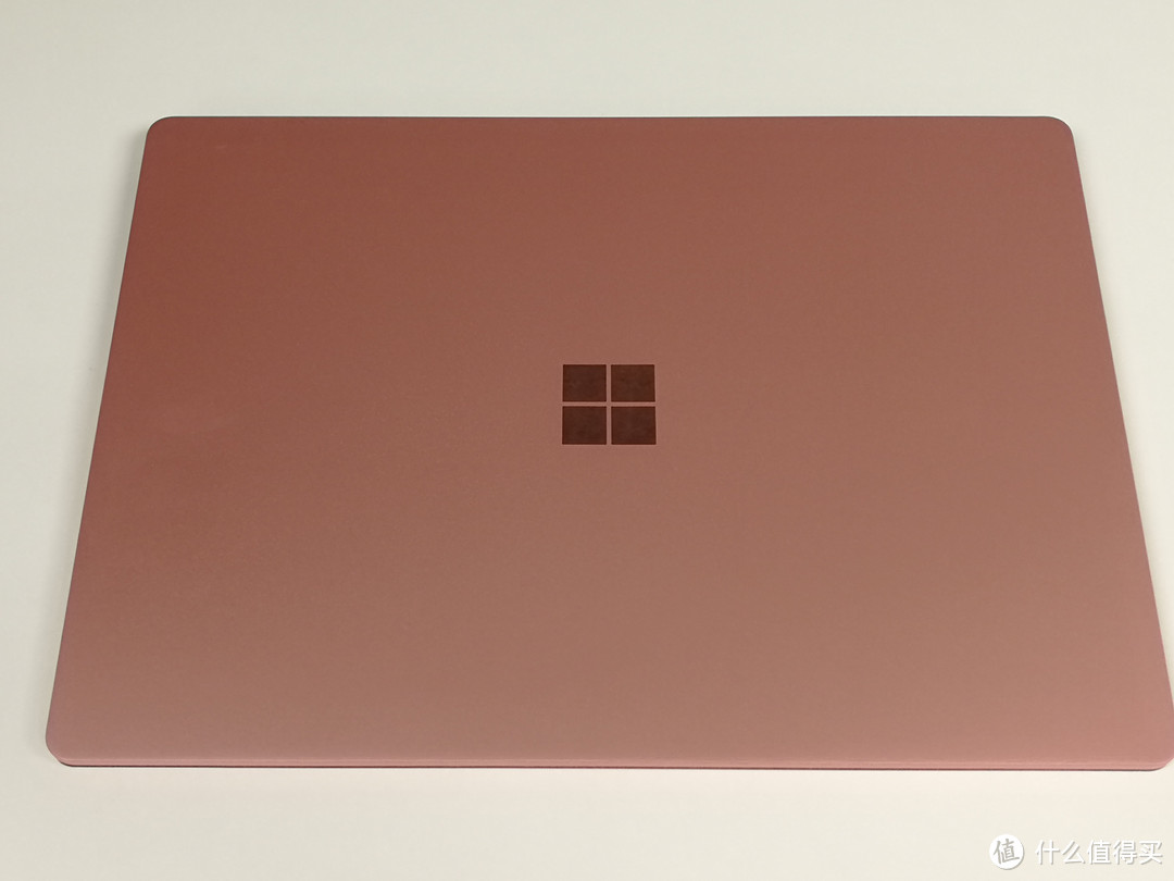 surface laptop 2 灰粉金A面视图