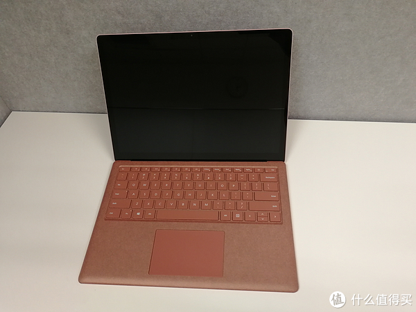 surface laptop 2 灰粉金B面和C面视图