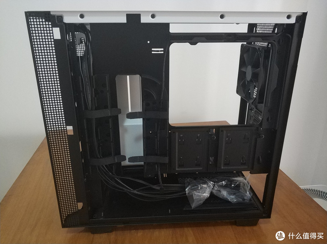 M-ATX主板和M-ATX机箱更配哦—NZXT H400开箱