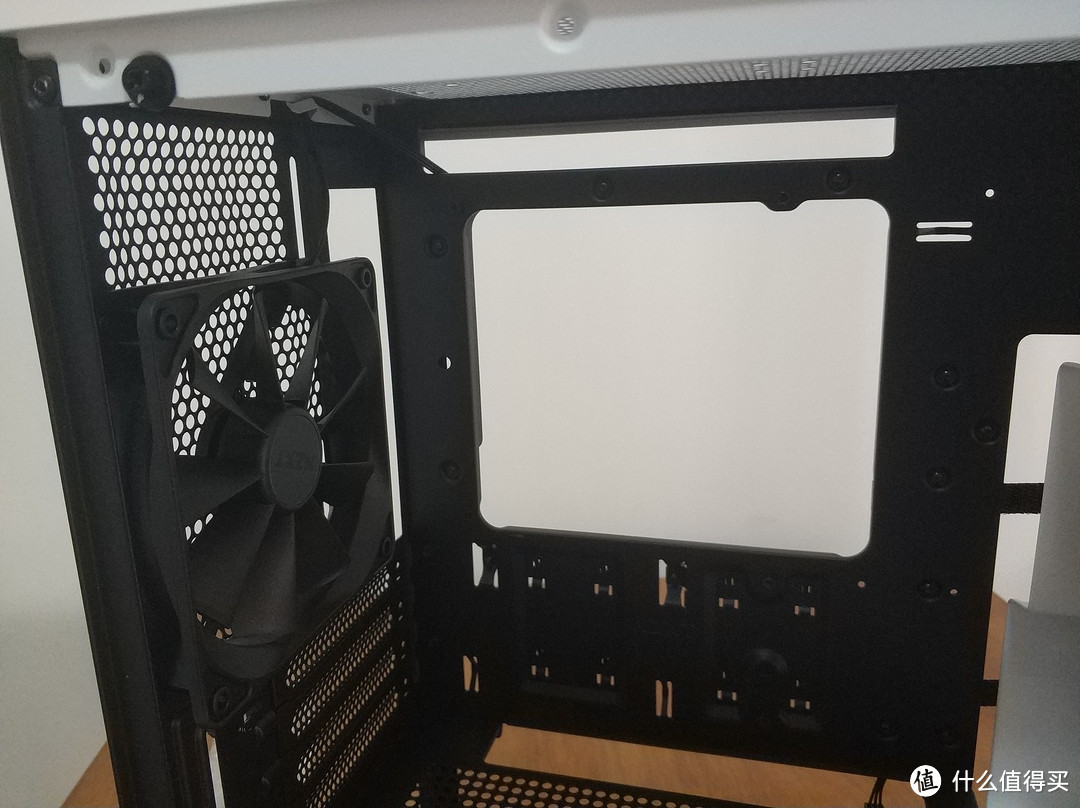 M-ATX主板和M-ATX机箱更配哦—NZXT H400开箱