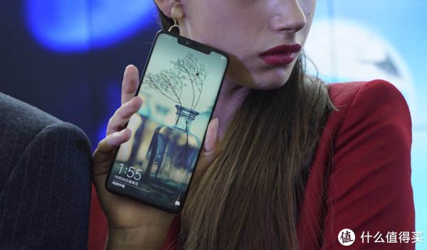 Mate 20 Pro:IP68防水\/3D人脸识别