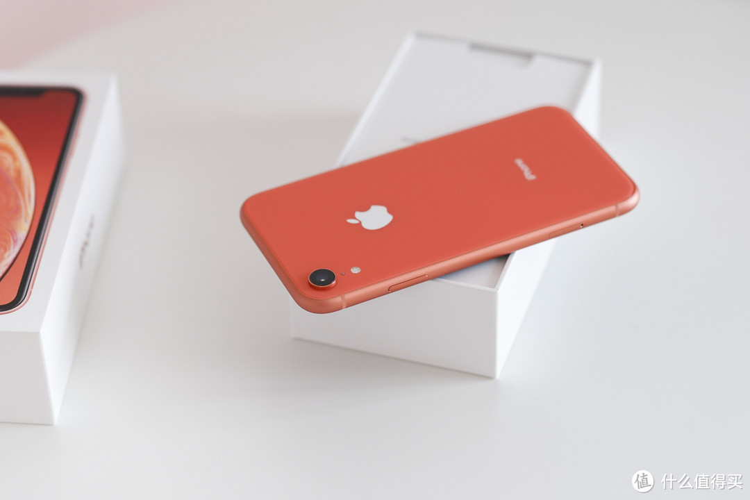 值得买吗？iPhone XR 256G 珊瑚色 开箱体验，附iPhone XS Max对比