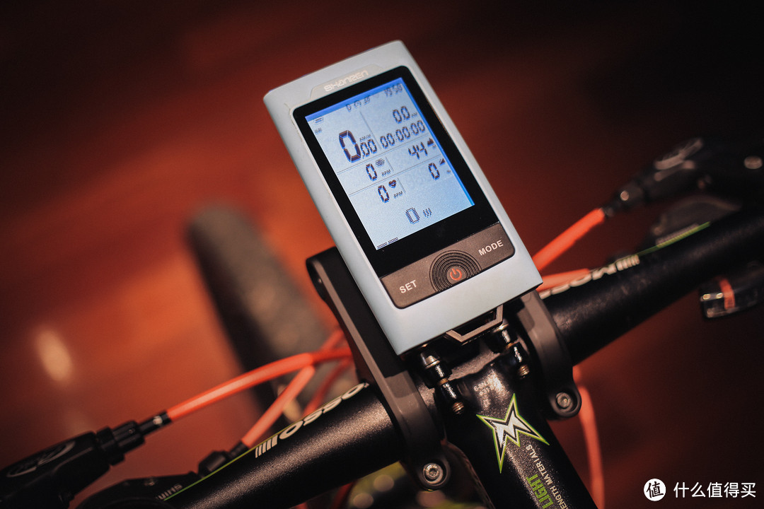 这是一款专业骑行码表，但不仅仅是一款码表----山人技术 DISCOVERY Pro  GPS码灯众测报告