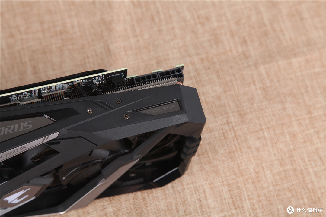 RTX20系显卡炫光色彩的极致—GIGABYTE 技嘉 AORUS RTX 2080 Xtreme 显卡拆解灯效鉴赏
