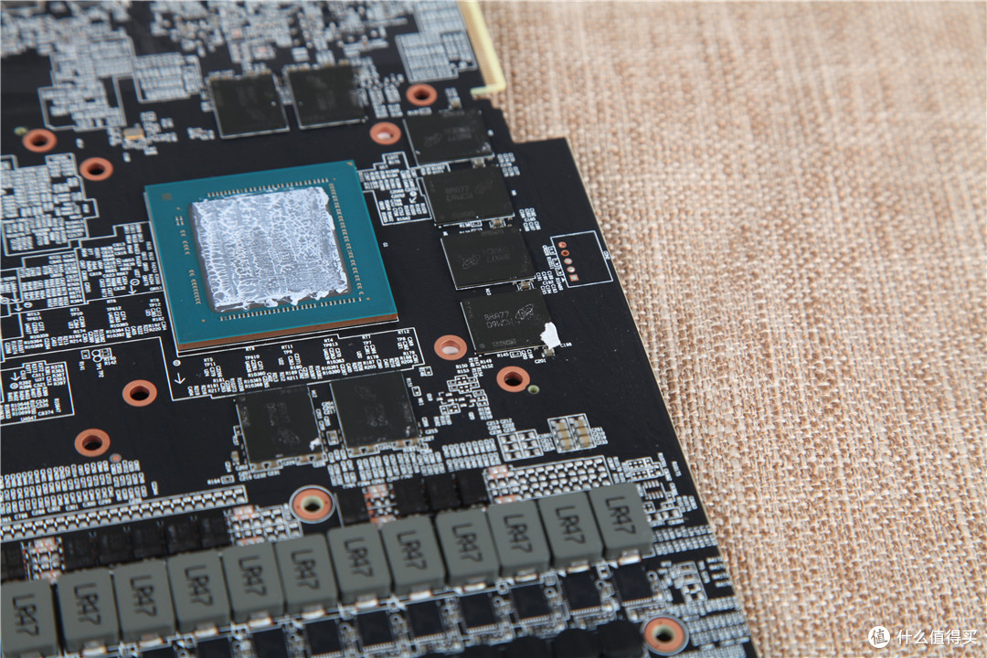 RTX20系显卡炫光色彩的极致—GIGABYTE 技嘉 AORUS RTX 2080 Xtreme 显卡拆解灯效鉴赏