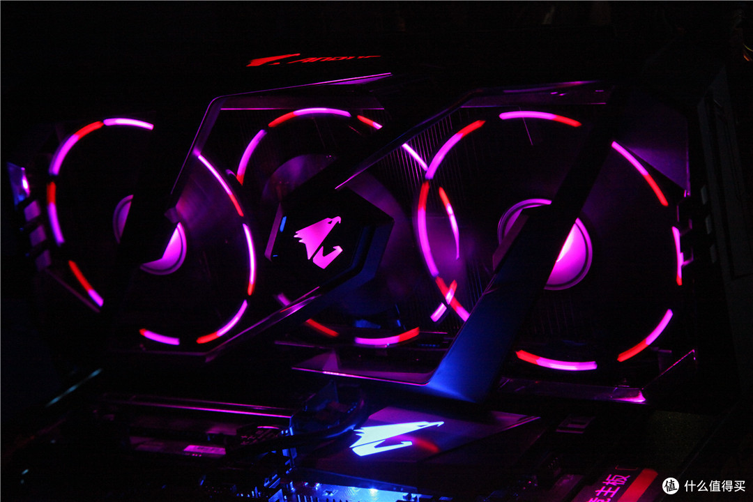 RTX20系显卡炫光色彩的极致—GIGABYTE 技嘉 AORUS RTX 2080 Xtreme 显卡拆解灯效鉴赏
