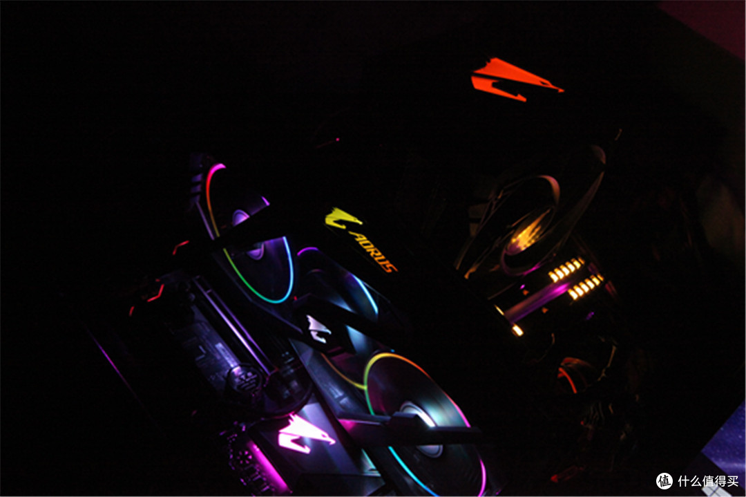 RTX20系显卡炫光色彩的极致—GIGABYTE 技嘉 AORUS RTX 2080 Xtreme 显卡拆解灯效鉴赏