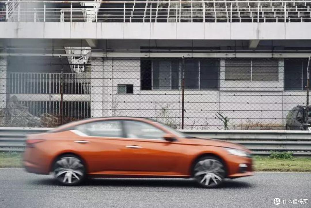 赛道首试全新天籁Altima:心有雷霆万钧,不妄动