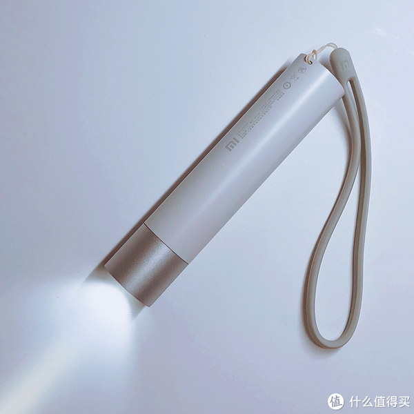 小米 随身 LED 手电筒移动电源