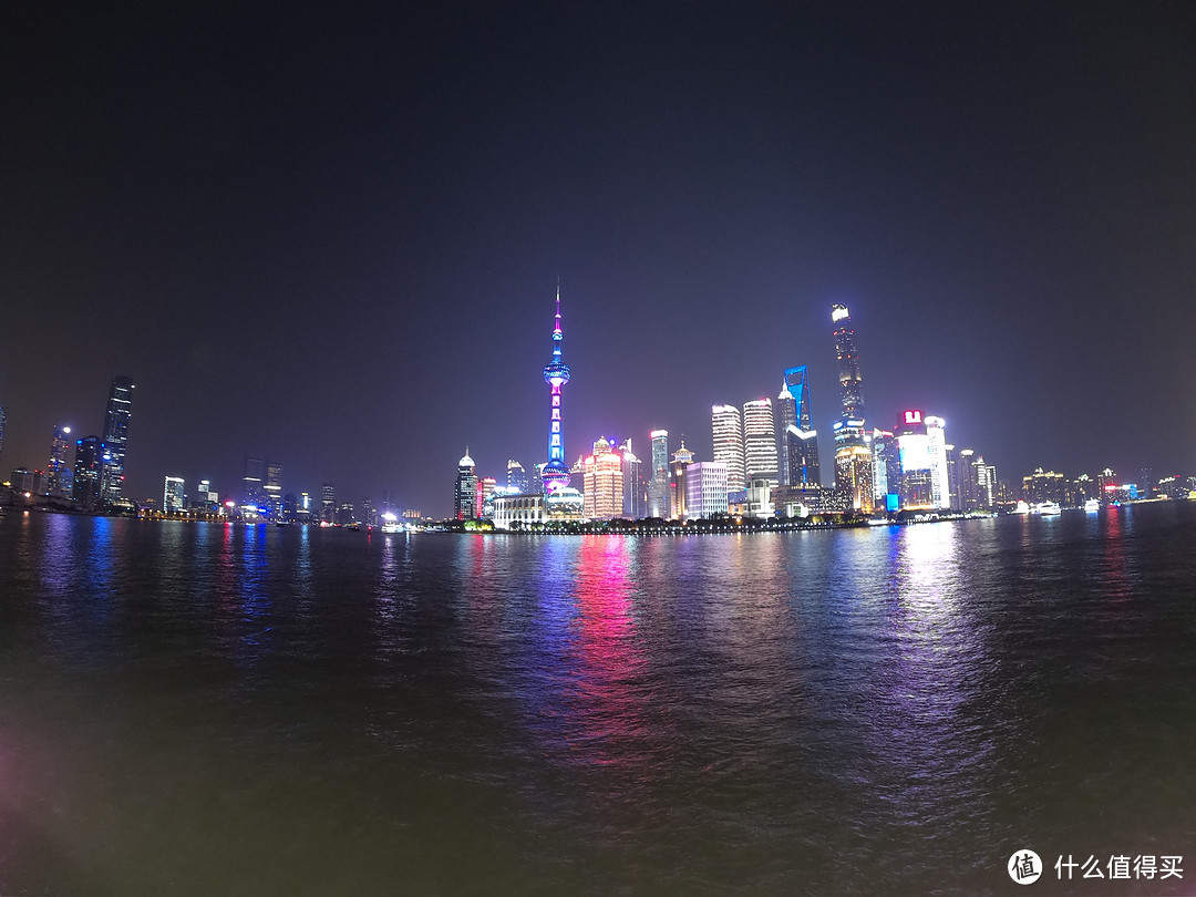 gopro7直出效果：广角真的很适合外出拍大场景，看起来一览无余，画面通透，无明显噪点，灯光颜色也比较还原