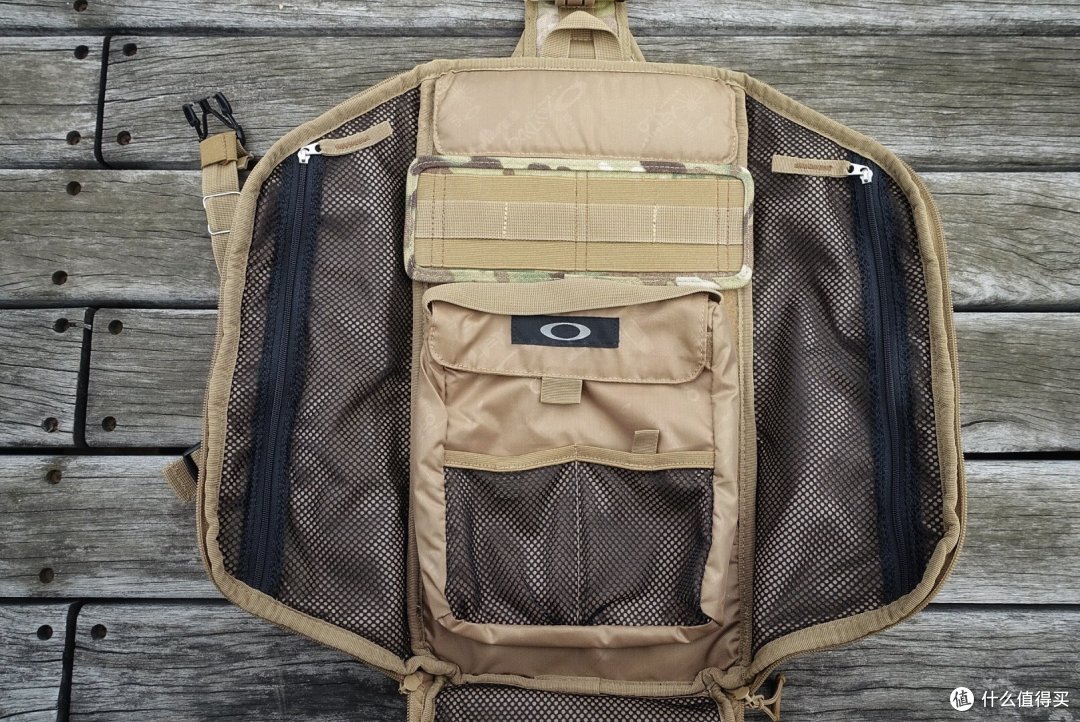 单肩Ohard？—OAKLEY Extractor战术单肩包简评