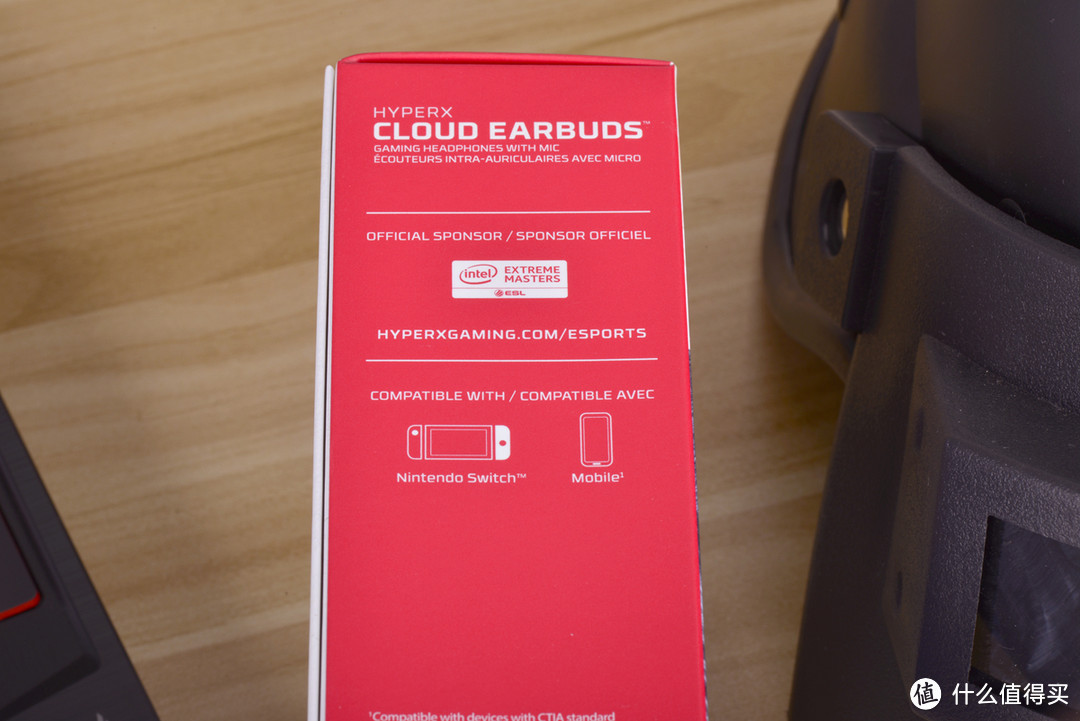 为通勤吃鸡，金士顿 HyperX 云雀 Cloud Earbuds 游戏入耳式耳机