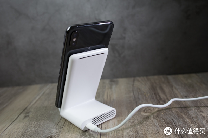 充满iPhone XS Max只需2.5小时：PowerWave 7.5 Stand 快充底座体验