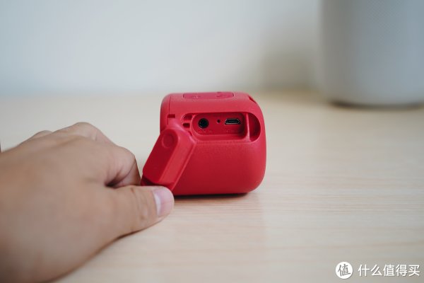 牙音箱哪家强?索尼 SRS-XB01 挑战 JBL GO 2