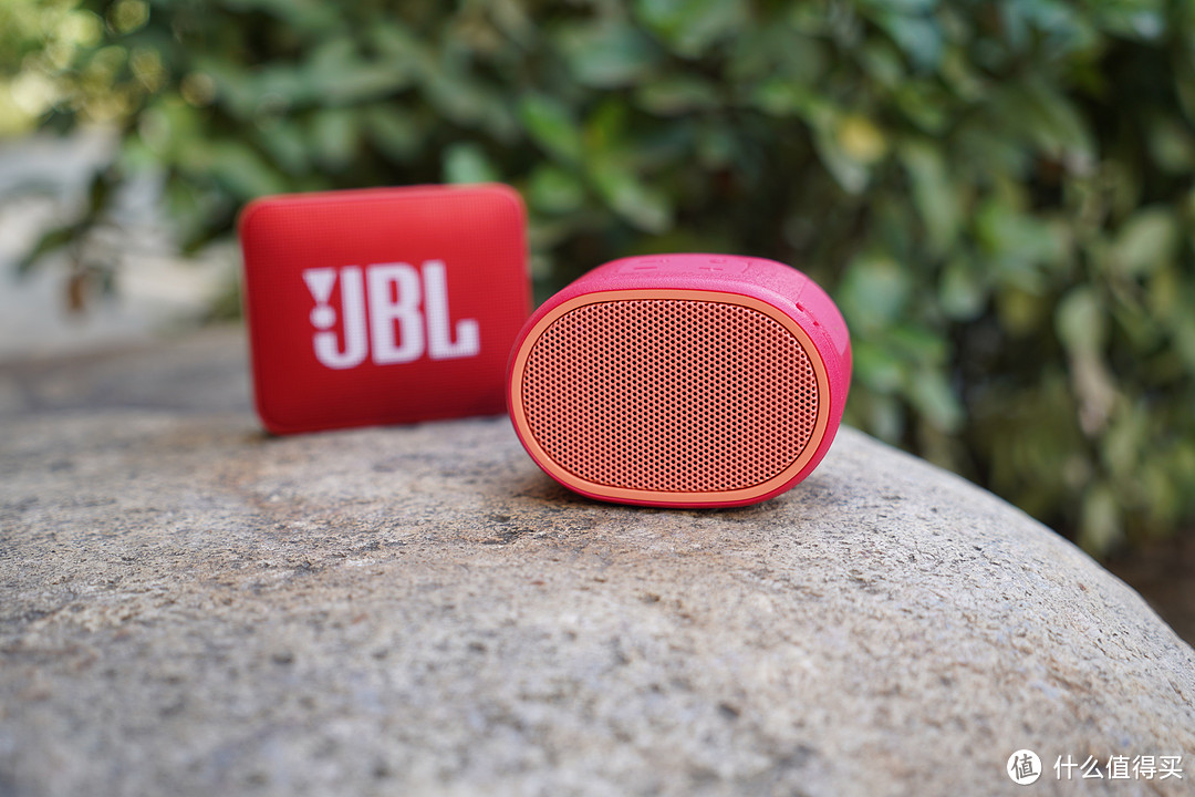 便携蓝牙音箱哪家强?索尼 SRS-XB01 挑战 JBL GO 2代