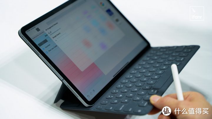 新 iPad Pro 现场上手：它所有的更新，都在照顾「笔记本」的体验