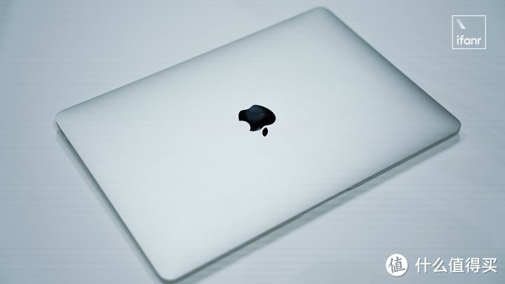 新 MacBook Air 现场上手：它让 MacBook 变得有点尴尬了